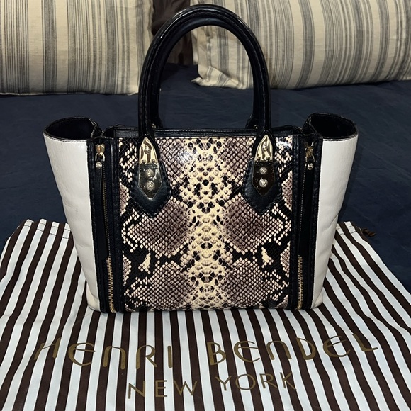 henri bendel Handbags - Henri bendel snake skin bag